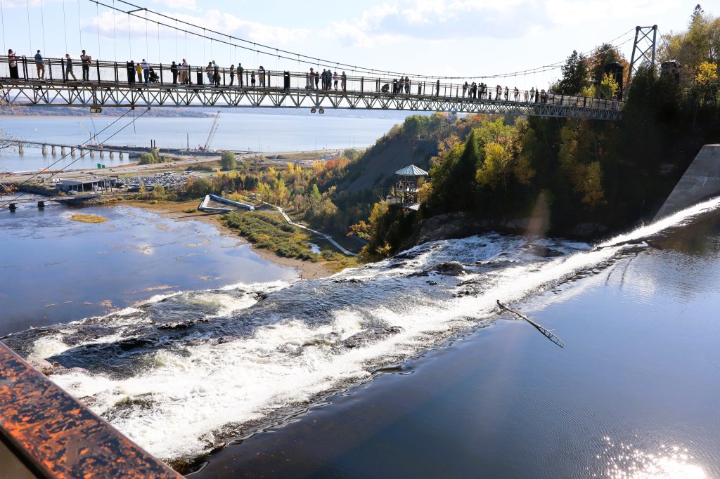 Montmorency Falls sky bridge