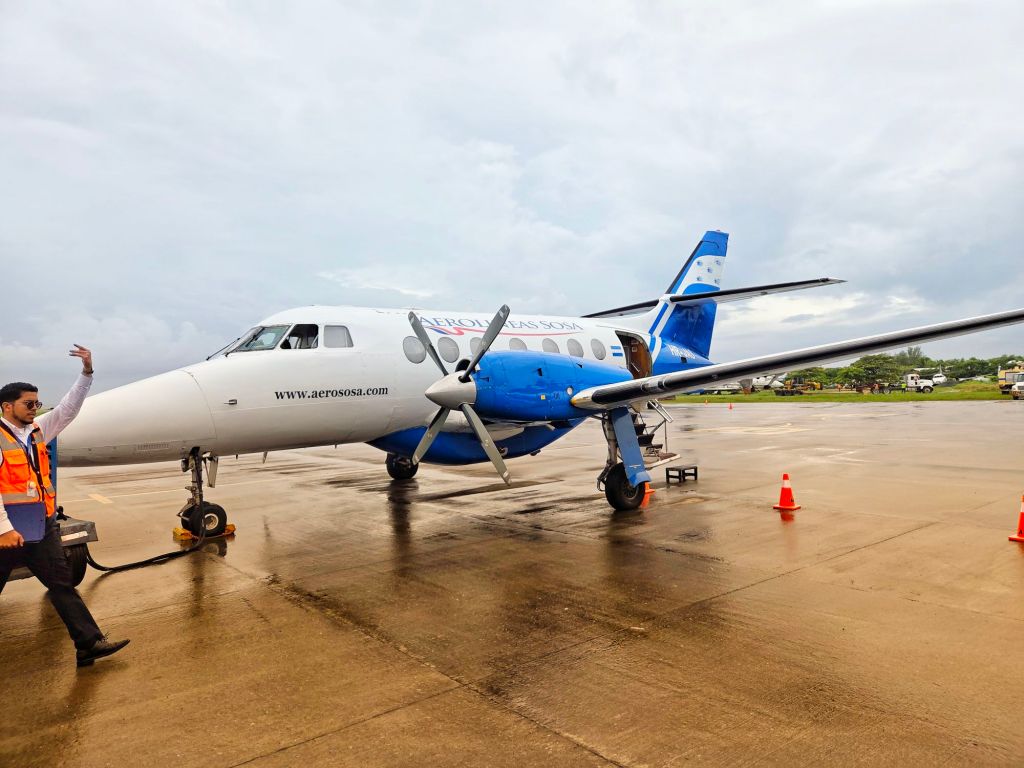 Flying From San Pedro Sula to Roatán: What to Expect